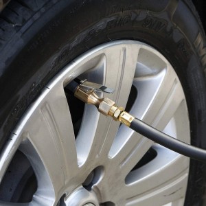 102017A 1/4" FNPT Brass Tire Air Chuck ዝግ ፍሰት ቀጥ ያለ የጎማ ችክ ከመቆለፊያ ክሊፕ ጋር